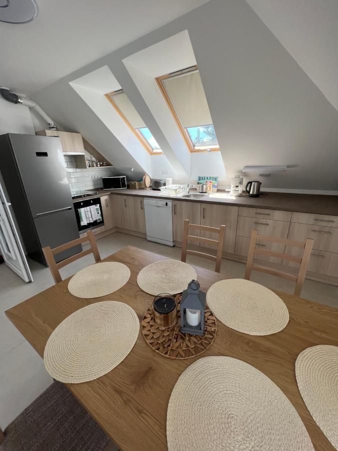 Janhaz Apartman Revfueloep ภายนอก รูปภาพ