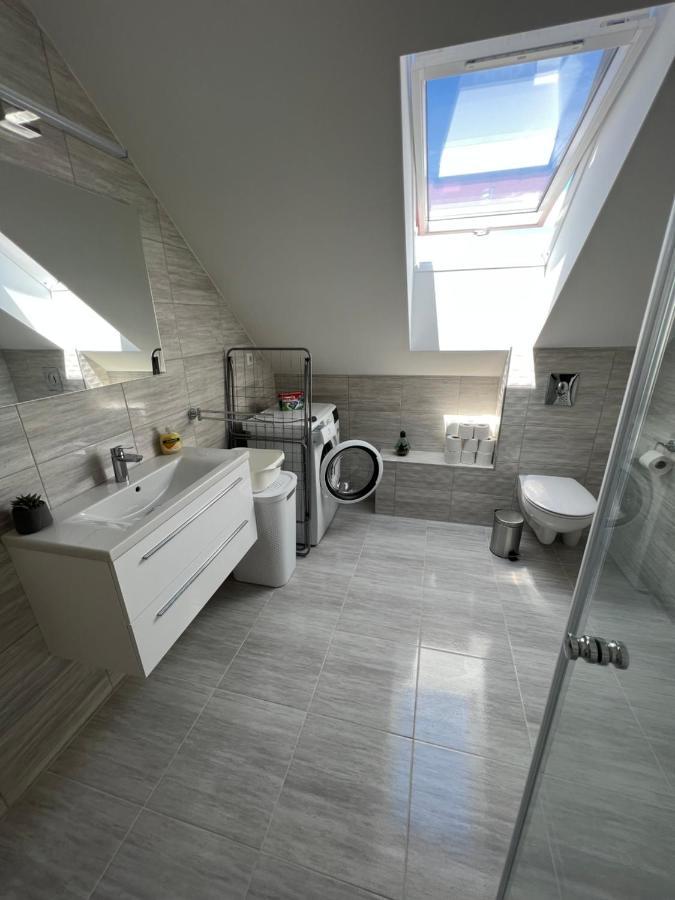 Janhaz Apartman Revfueloep ภายนอก รูปภาพ